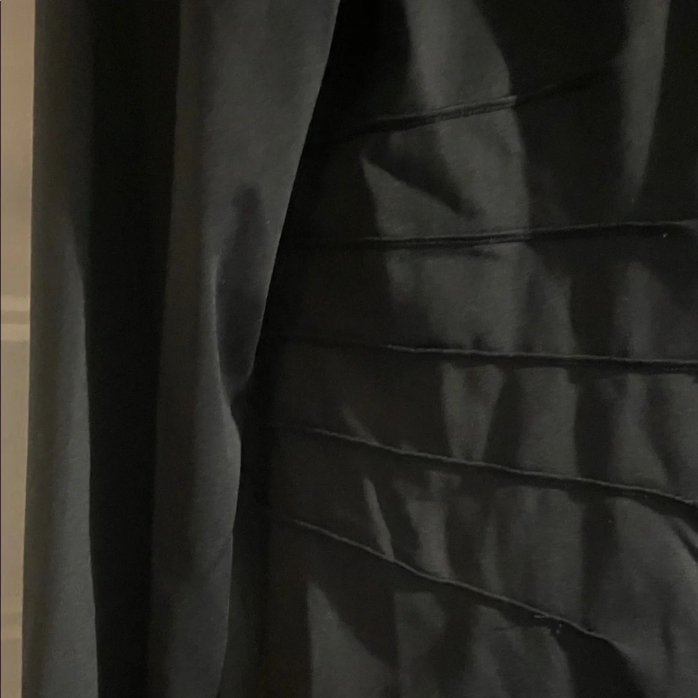 Lululemon Black Long Sleeve shirt - Picture 3 of 9